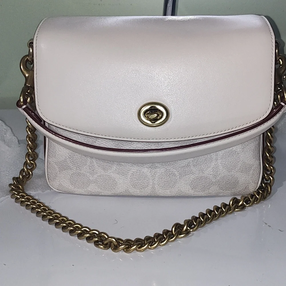 Elegant Cream Chain Shoulder Bag - Picture 1 of 4